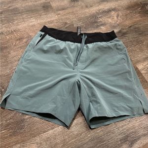 Ten Thousand 7” Interval Short - Sz L